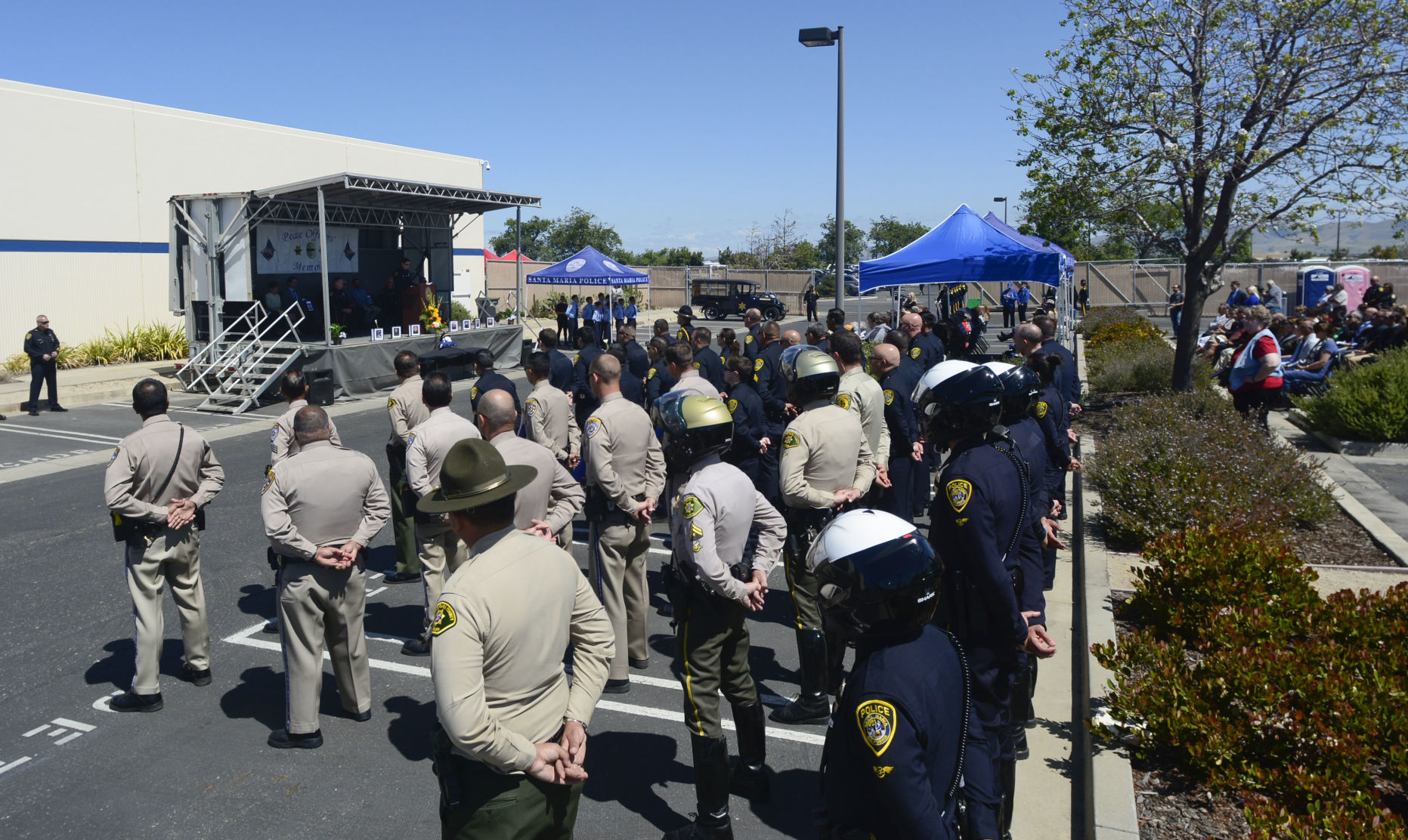 051618 Police memorial 20.jpg